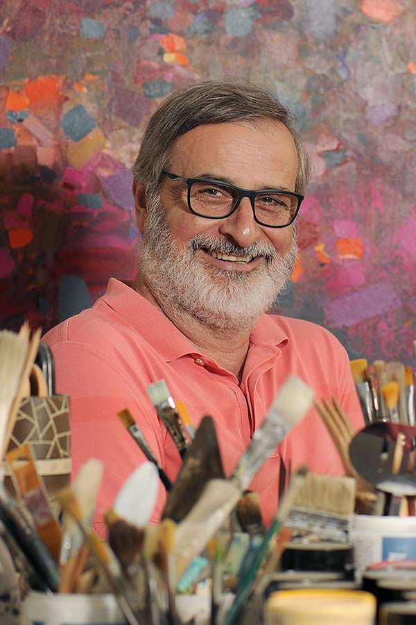 Welcome to the official website of the Lebanese artist Maroun Hakim.